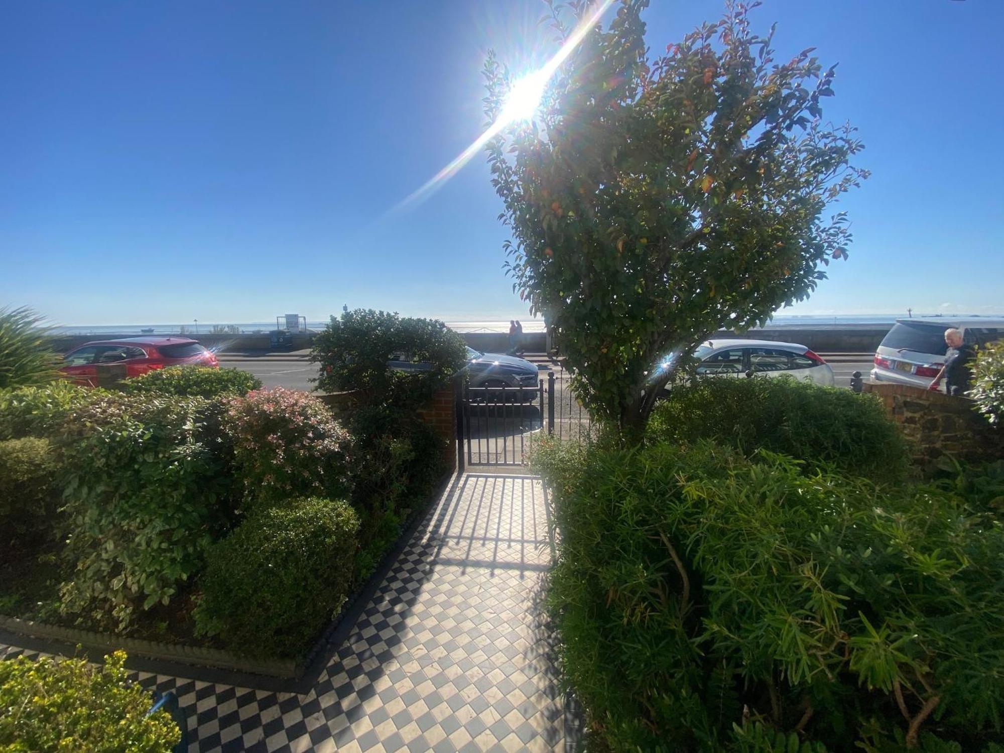 Pebbles Guest House Southend-on-Sea Exterior foto